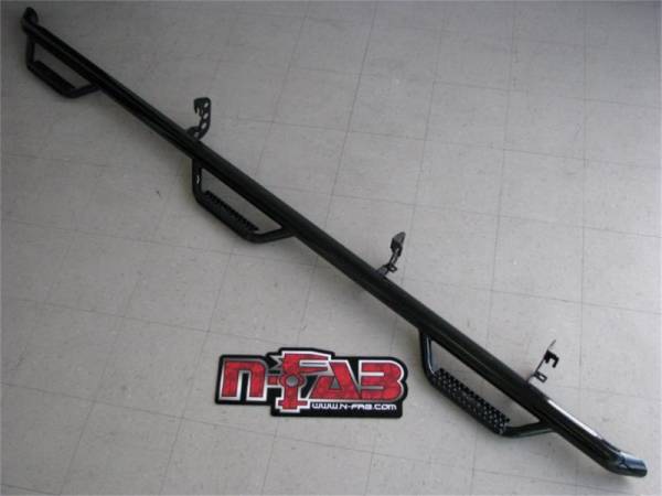 N-Fab - N-Fab Nerf Step 11-14 Chevy-GMC 2500/3500 Crew Cab 6.5ft Bed - Tex. Black - Bed Access - 3in - C11105CC-6-TX - Image 1