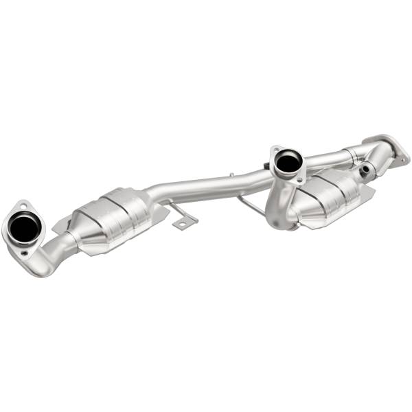 MagnaFlow Exhaust Products - MagnaFlow Exhaust Products California Direct-Fit Catalytic Converter 4451381 - Image 1