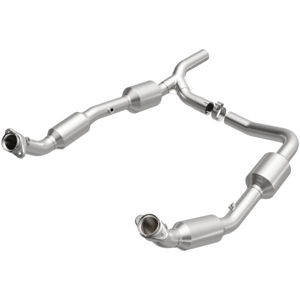 MagnaFlow Exhaust Products - MagnaFlow Exhaust Products California Direct-Fit Catalytic Converter 5582640 - Image 1