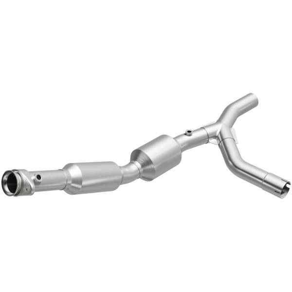 MagnaFlow Exhaust Products - MagnaFlow Exhaust Products California Direct-Fit Catalytic Converter 5582310 - Image 1