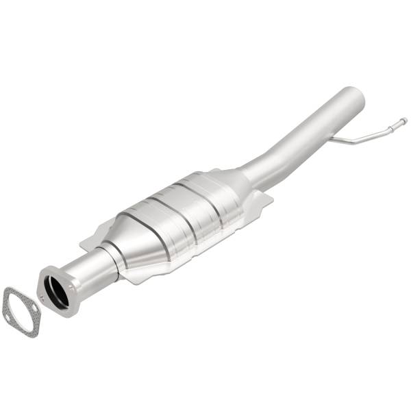 MagnaFlow Exhaust Products - MagnaFlow Exhaust Products OEM Grade Direct-Fit Catalytic Converter 49662 - Image 1