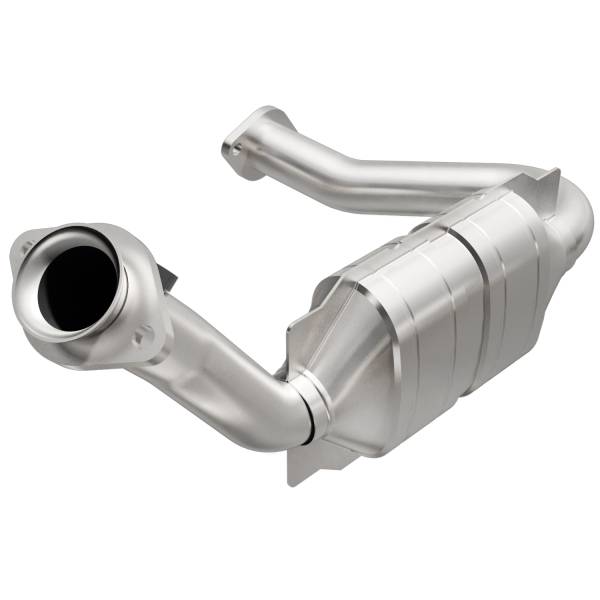 MagnaFlow Exhaust Products - MagnaFlow Exhaust Products OEM Grade Direct-Fit Catalytic Converter 49677 - Image 1