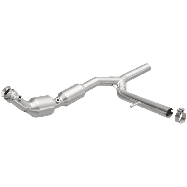 MagnaFlow Exhaust Products - MagnaFlow Exhaust Products California Direct-Fit Catalytic Converter 5481706 - Image 1