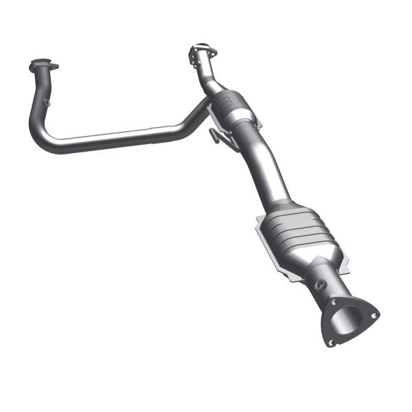 MagnaFlow Exhaust Products - MagnaFlow Exhaust Products OEM Grade Direct-Fit Catalytic Converter 49082 - Image 1