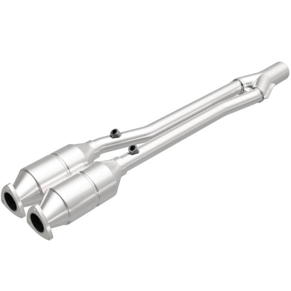 MagnaFlow Exhaust Products - MagnaFlow Exhaust Products OEM Grade Direct-Fit Catalytic Converter 49013 - Image 1