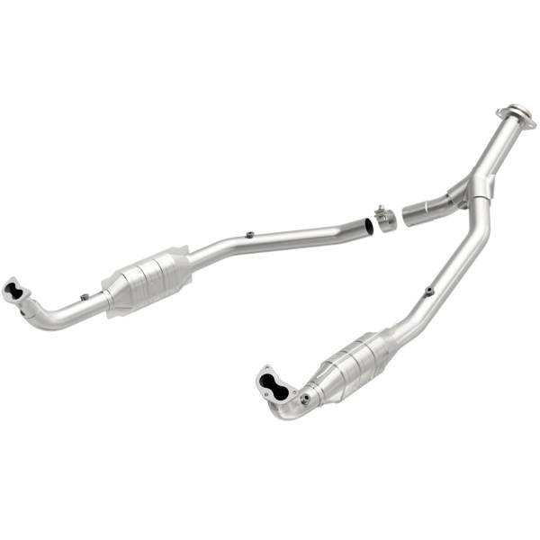 MagnaFlow Exhaust Products - MagnaFlow Exhaust Products Standard Grade Direct-Fit Catalytic Converter 93696 - Image 1