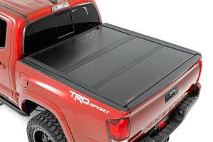 Rough Country Hard Tri-Fold Tonneau Bed Cover Aluminum Black Textured - 47420500
