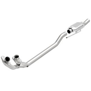 MagnaFlow Exhaust Products Standard Grade Direct-Fit Catalytic Converter 93302