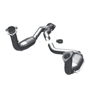 MagnaFlow Exhaust Products - MagnaFlow Exhaust Products OEM Grade Direct-Fit Catalytic Converter 49580 - Image 1