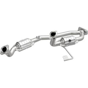 MagnaFlow Exhaust Products - MagnaFlow Exhaust Products OEM Grade Direct-Fit Catalytic Converter 49624 - Image 1