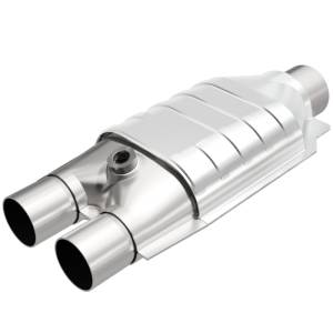 MagnaFlow Exhaust Products Standard Grade Universal Catalytic Converter - 2.50in. 93537