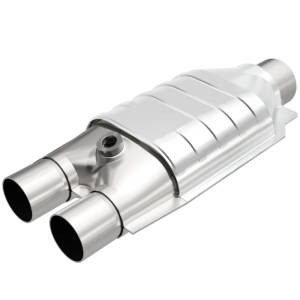 MagnaFlow Exhaust Products - MagnaFlow Exhaust Products Standard Grade Universal Catalytic Converter - 2.50in. 93537 - Image 2