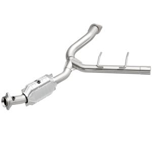 MagnaFlow Exhaust Products - MagnaFlow Exhaust Products OEM Grade Direct-Fit Catalytic Converter 49500 - Image 1