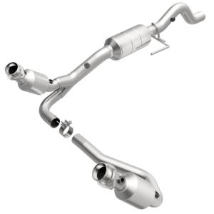 MagnaFlow Exhaust Products OEM Grade Direct-Fit Catalytic Converter 51351