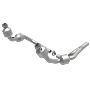 MagnaFlow Exhaust Products - MagnaFlow Exhaust Products OEM Grade Direct-Fit Catalytic Converter 49689 - Image 1
