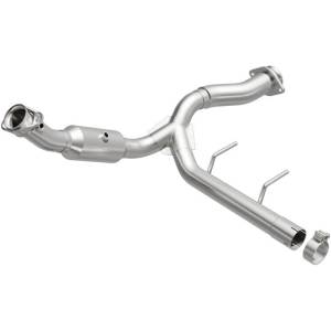MagnaFlow Exhaust Products - MagnaFlow Exhaust Products OEM Grade Direct-Fit Catalytic Converter 21-470 - Image 1