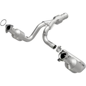 MagnaFlow Exhaust Products OEM Grade Direct-Fit Catalytic Converter 52617