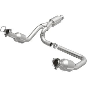 MagnaFlow Exhaust Products OEM Grade Direct-Fit Catalytic Converter 52642