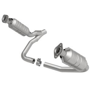 MagnaFlow Exhaust Products OEM Grade Direct-Fit Catalytic Converter 49462