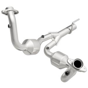 MagnaFlow Exhaust Products HM Grade Direct-Fit Catalytic Converter 23067