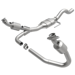 MagnaFlow Exhaust Products - MagnaFlow Exhaust Products HM Grade Direct-Fit Catalytic Converter 23735 - Image 1