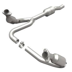 MagnaFlow Exhaust Products - MagnaFlow Exhaust Products HM Grade Direct-Fit Catalytic Converter 24421 - Image 2