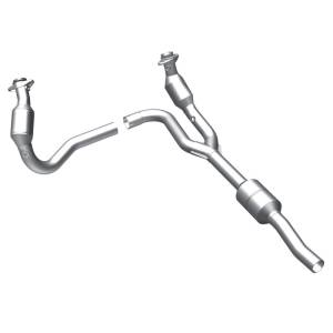 MagnaFlow Exhaust Products OEM Grade Direct-Fit Catalytic Converter 49554