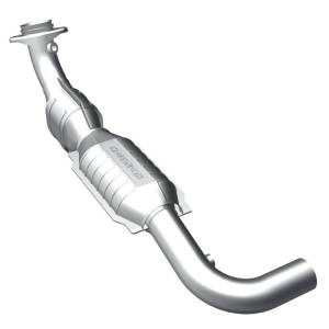 MagnaFlow Exhaust Products OEM Grade Direct-Fit Catalytic Converter 49621