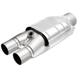 MagnaFlow Exhaust Products - MagnaFlow Exhaust Products OEM Grade Universal Catalytic Converter - 3.00in. 51647 - Image 1