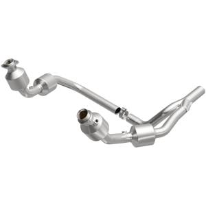 MagnaFlow Exhaust Products California Direct-Fit Catalytic Converter 5582689