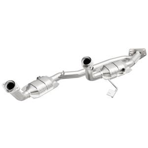 MagnaFlow Exhaust Products HM Grade Direct-Fit Catalytic Converter 23083