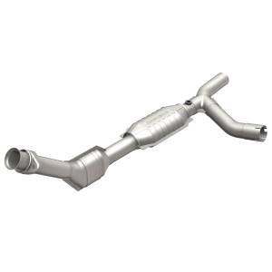 MagnaFlow Exhaust Products HM Grade Direct-Fit Catalytic Converter 93151