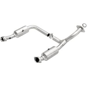 MagnaFlow Exhaust Products OEM Grade Direct-Fit Catalytic Converter 49672