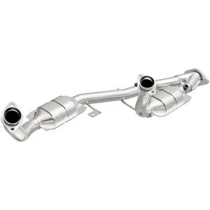 MagnaFlow Exhaust Products California Direct-Fit Catalytic Converter 4451381