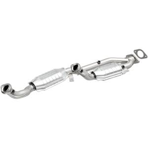 MagnaFlow Exhaust Products California Direct-Fit Catalytic Converter 4451543