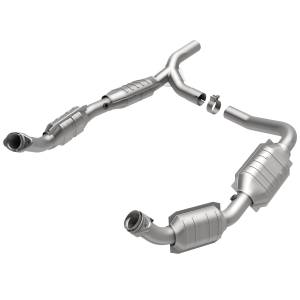 MagnaFlow Exhaust Products OEM Grade Direct-Fit Catalytic Converter 51640
