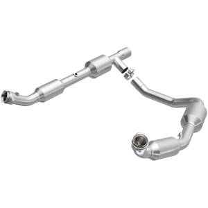 MagnaFlow Exhaust Products California Direct-Fit Catalytic Converter 5582439