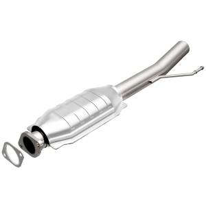 MagnaFlow Exhaust Products HM Grade Direct-Fit Catalytic Converter 24467