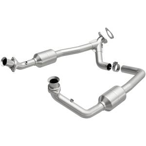 MagnaFlow Exhaust Products California Direct-Fit Catalytic Converter 447378