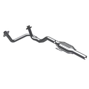 MagnaFlow Exhaust Products Standard Grade Direct-Fit Catalytic Converter 93316