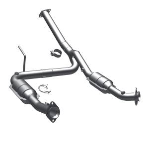 MagnaFlow Exhaust Products OEM Grade Direct-Fit Catalytic Converter 49406