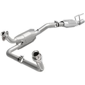 MagnaFlow Exhaust Products Standard Grade Direct-Fit Catalytic Converter 93423