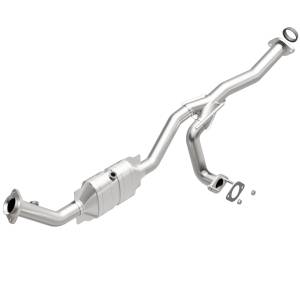MagnaFlow Exhaust Products OEM Grade Direct-Fit Catalytic Converter 49676