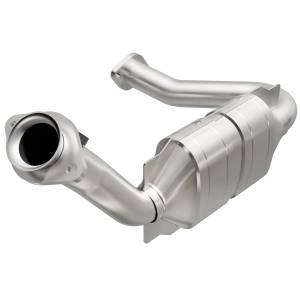 MagnaFlow Exhaust Products OEM Grade Direct-Fit Catalytic Converter 49677