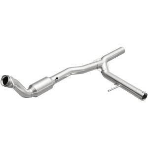 MagnaFlow Exhaust Products California Direct-Fit Catalytic Converter 5451154