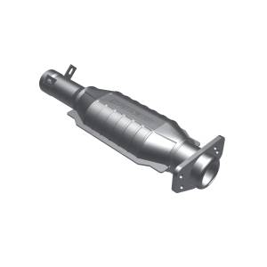 MagnaFlow Exhaust Products Standard Grade Direct-Fit Catalytic Converter 93486
