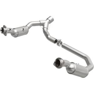 MagnaFlow Exhaust Products California Direct-Fit Catalytic Converter 5551291