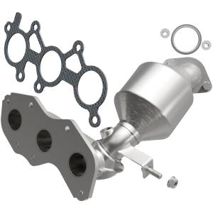 MagnaFlow Exhaust Products California Manifold Catalytic Converter 5582832