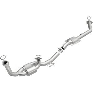 MagnaFlow Exhaust Products OEM Grade Direct-Fit Catalytic Converter 52457