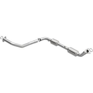 MagnaFlow Exhaust Products California Direct-Fit Catalytic Converter 5582935